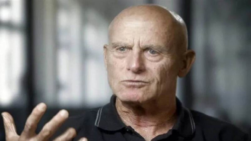 المدير السابق لجهاز