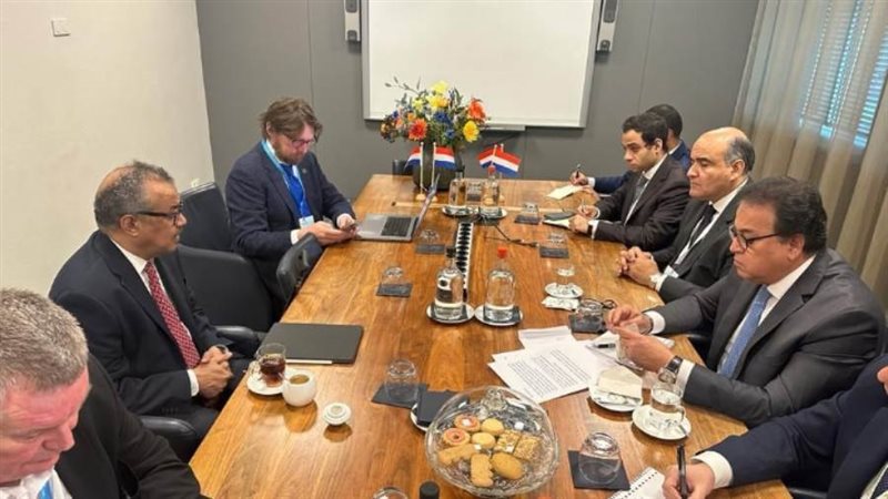 وزير الصحة ومدير