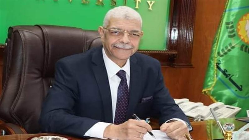 الدكتور أحمد القاصد