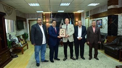 رئيس جامعة سوهاج يناقش الاستعدادات الخاصة بمهرجان سوهاج مدينة الفنون والثقافة