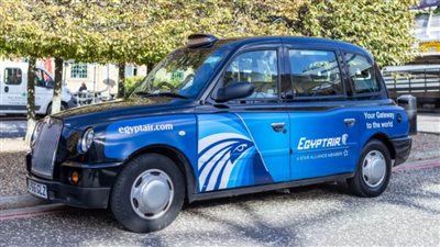 سوق السفر العالمي.. مصر للطيران تطلق حملة ترويجية على تاكسي لندن