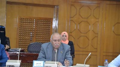 عضو مجلس النواب بالإسماعيلية يناقش مشكلات المواطنين مع محافظ الإسماعيلية 