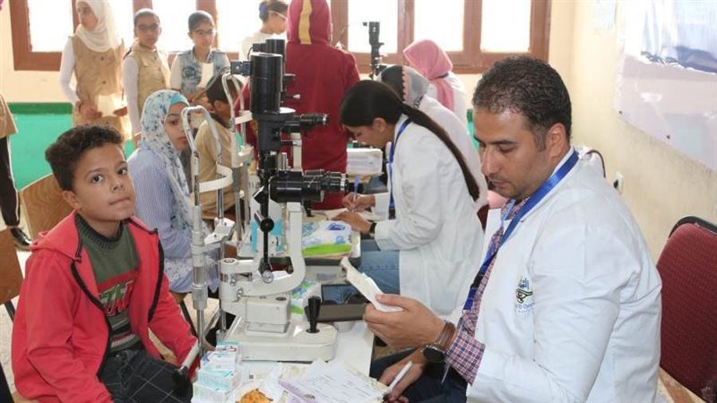 قوافل طبية للعيون