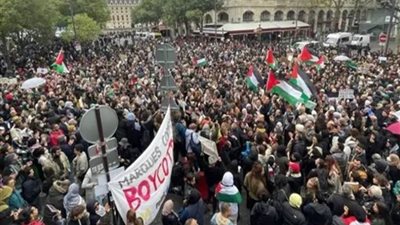 مسيرات حاشدة بباريس للمطالبة بوقف إطلاق النار في غزة