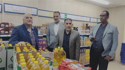 رئيس الغرفة التجارية ومدير التموين بالإسماعيلية يتفقدان منافذ السلع الغذائية