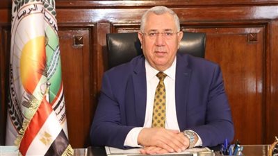 وزير الزراعة يوجه بسرعة الانتهاء من توزيع تقاوي القمح