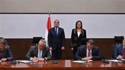 عاجل.. رئيس الوزراء يشهد توقيع اتفاقية لدراسة إنشاء مجمع صناعة السيارات المشترك