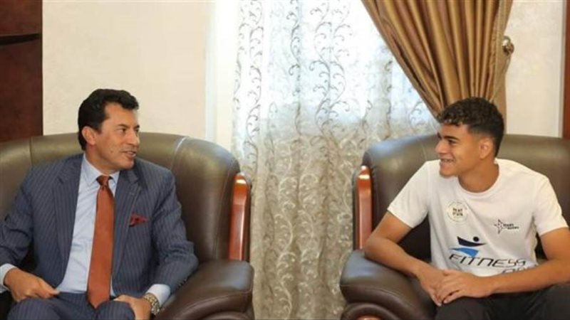 وزير الرياضة يهنئ