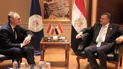 وزير السياحة والآثار يبحث مع سفير لاتفيا بالقاهرة أوجه تعزيز التعاون بين البلدين