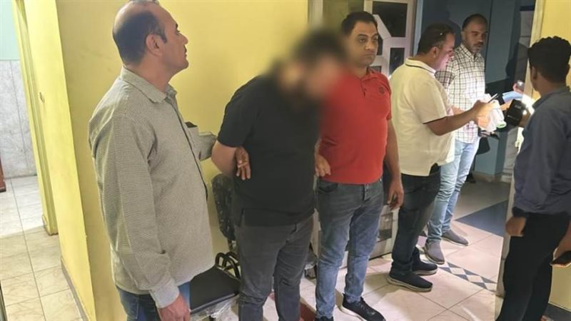 ضبط منتحل صفة طبيب