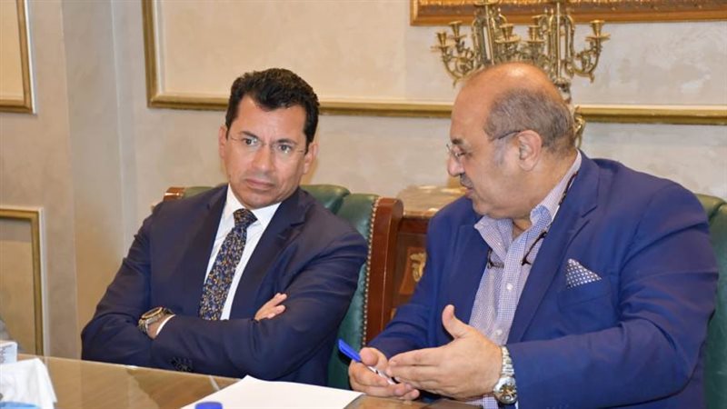 د. أشرف صبحى ومهندس