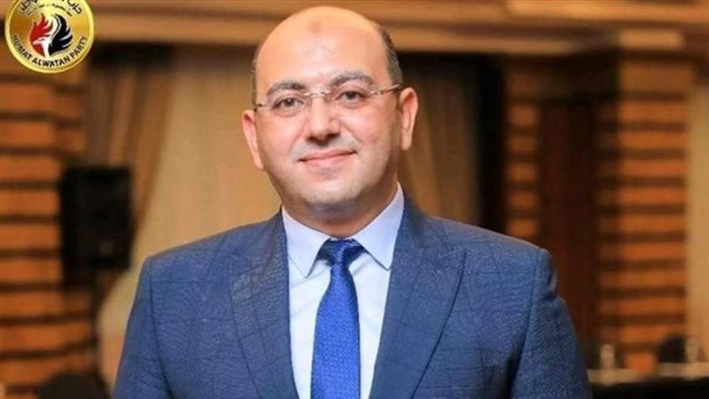 الدكتور أحمد العطيفي