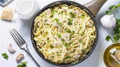 سهلة وعلى أد الإيد.. طريقة تحضير مكرونة تشيكن ألفريدو 