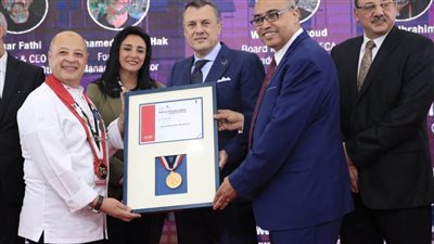 عيسى يشارك في ختام معرض تجهيزات الفنادق والمنشآت السياحية 