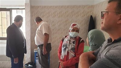 وكيل وزارة الصحة يتابع انتظام العمل وتواجد الفرق الطبية بحميات الإسماعيلية