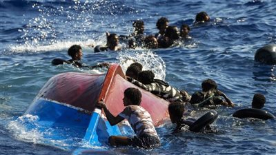 الهجرة الدولية: فقدان أكثر من 64 مهاجرا بعد انقلاب قاربهم قبالة سواحل اليمن