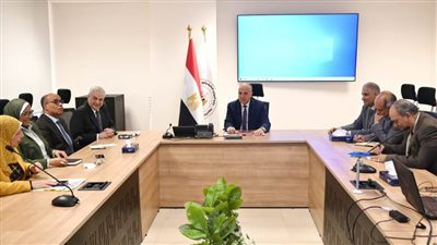 وزير الري يوجه بوضع سياسات العام المالي القادم لمواجهة تحديات قطاع المياه