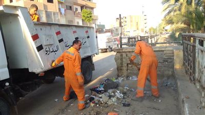 محافظ أسيوط: رفع 570 طن مخلفات وتسوية وتمهيد طرق خلال حملات بـ4 مراكز