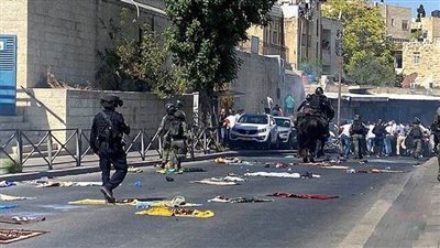 عاجل| الاحتلال يقمع المُصلين في حي 