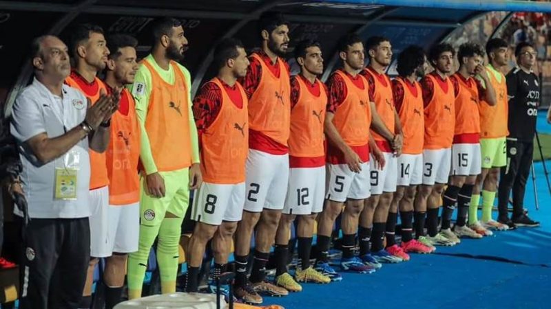 عاشور وسط البدلاء