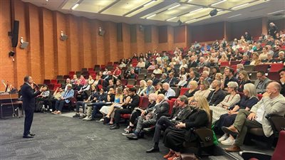 وزيري يلقي محاضرة عن معرض رمسيس وكنوز الفراعنة في سيدني