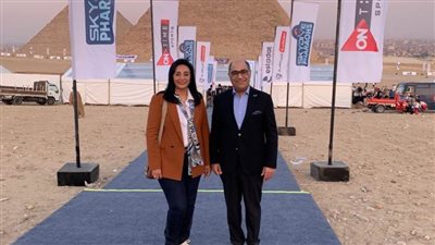 غادة شلبي ُتشارك في فاعلية انطلاق المظلات من الاهرامات