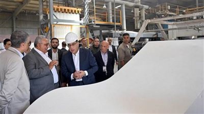 مدبولي يتفقد الشركة العالمية للتنمية الزراعية فارم فريتس - مصر بالعاشر