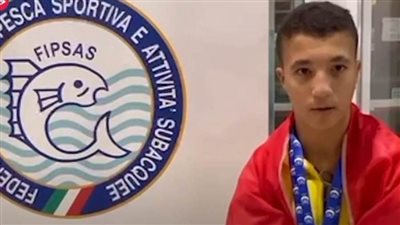 عمر مشرف يتوج بأول ذهبية مصرية عربية إفريقية بمونديال سباحة الزعانف البارالمبية