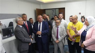 رئيس جامعة المنيا يفتتح تجديد وحدة الأشعة بالمستشفى الجامعي