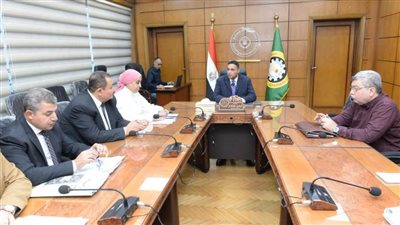 محافظ الدقهلية يناقش إجراءات تغطية المروى المجاورة لمساكن سندوب