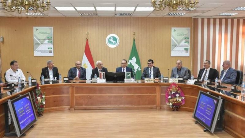 وزير التعليم خلال