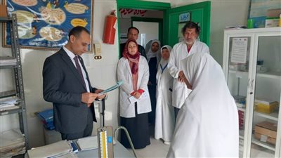 وكيل وزارة الصحة بالبحيرة يتفقد العمل بمركز صحة الأسرة بقرية لقانة