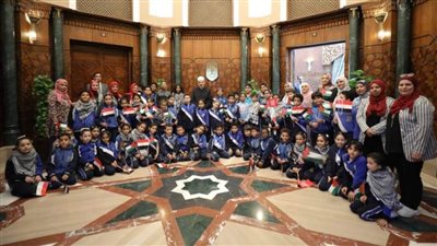 شيخ الأزهر يحرص على لقاء تلاميذ تبرعوا لإخوانهم أطفال غزة