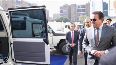 وزير الصحة يشهد استلام سيارات نقل اللقاحات المبردة المقدمة من دولة اليابان 