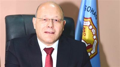 رئيس جامعة سوهاج يثمن جهود الرئيس السيسي لرفع المعاناة عن سكان غزة  