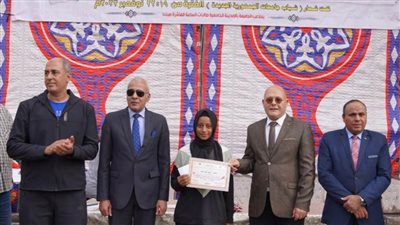 رئيس جامعة سوهاج يشيد بالأداء المتميز للمشاركين بالمهرجان الرياضي للكروس فيت 