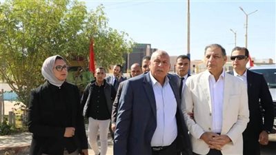 محافظ الوادي الجديد يستقبل مستشار رئيس الجمهورية لشؤون المناطق النائية والحدودية