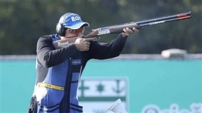 عزمي محيلبة يتوج بفضية بطولة نهائي كأس العالم للرماية بقطر