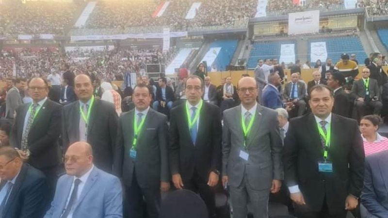 رئيس الجامعه يشارك