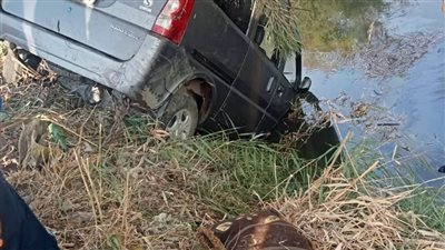 مصرع 4 وإصابة 11 في انقلاب سيارة تقل أطفال مدارس بأسيوط 