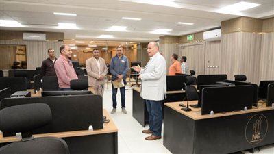 محافظ أسيوط يتفقد تجهيز مركز السيطرة الموحد للطوارئ والسلامة