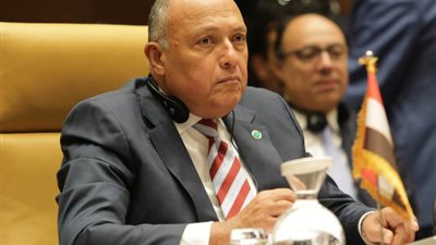 شكرى يبدأ غدا جولة تشمل برشلونة ونيويورك