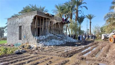 إزالة 85 حالة تعد بالبناء المخالف على الأرض الزراعية وأملاك الدولة بالمنيا