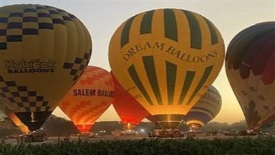 1000 سائح من مختلف الجنسيات على متن 45 رحلة بالون طائر بسماء الأقصر