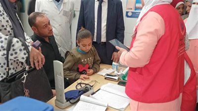 وكيل وزارة الصحة بالبحيرة يتابع العمل بوحدة صحة بلقطر الشرقية بأبوحمص