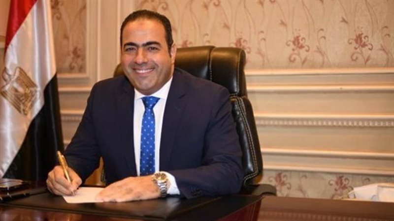 الدكتور محمود حسين