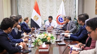 وزير الصحة يعقد اجتماعا بشأن إنشاء مصنع السرنجات ذاتية التلف
