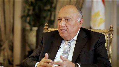 شكري يعقد مباحثات ثنائية مع نظيره الإسباني ببرشلونة