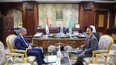 خلال لقائه النواب.. محافظ المنيا يبحث مطالب المواطنين وتحسين مستوى الخدمات