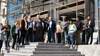 رئيس جامعة القناة يتفقد مبنى هندسة الجديد... ويتابع آخر المستجدات تطوير المستشفى الجامعي